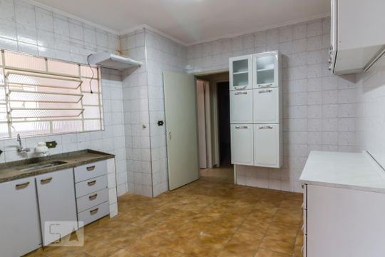 Cozinha de casa para alugar com 2 quartos, 100m² em Vila Santa Maria, Guarulhos