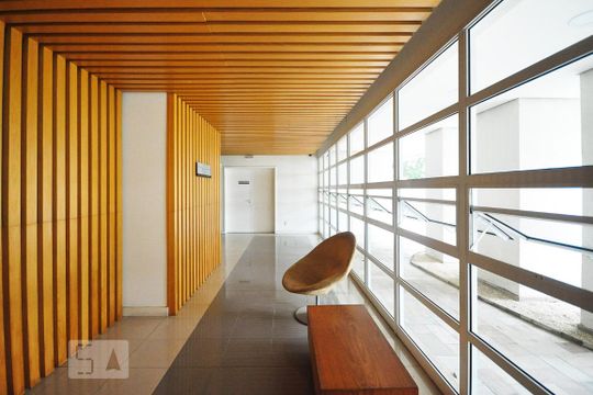 Hall social de apartamento para alugar com 1 quarto, 48m² em Vila Suzana, São Paulo