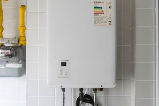 Área de serviço (Aquecedor à gás) de apartamento para alugar com 1 quarto, 43m² em Liberdade, São Paulo
