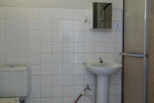Banheiro de kitnet/studio à venda com 1 quarto, 40m² em Vila Itapura, Campinas
