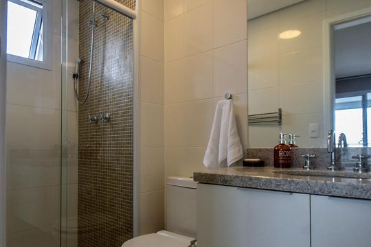 Banheiro de apartamento para alugar com 1 quarto, 41m² em Cidade Monções, São Paulo