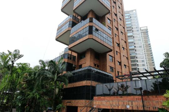 Fachada de apartamento para alugar com 4 quartos, 260m² em Paraíso do Morumbi, São Paulo