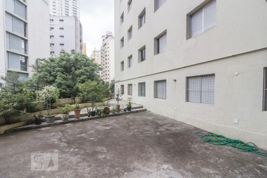 Pátio de apartamento para alugar com 1 quarto, 35m² em Bela Vista, São Paulo