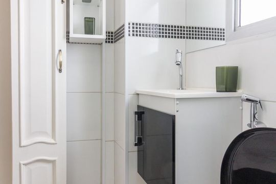 Banheiro de apartamento para alugar com 1 quarto, 35m² em Bela Vista, São Paulo