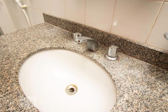 Pia de apartamento para alugar com 2 quartos, 50m² em Cachambi, Rio de Janeiro