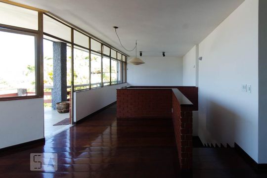 Sala de estar no terceiro pavimento de casa à venda com 4 quartos, 312m² em Jardim Botânico, Rio de Janeiro