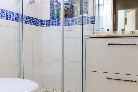 Banheiro de uso comum de apartamento à venda com 3 quartos, 76m² em Vila Dom Pedro Ii, São Paulo