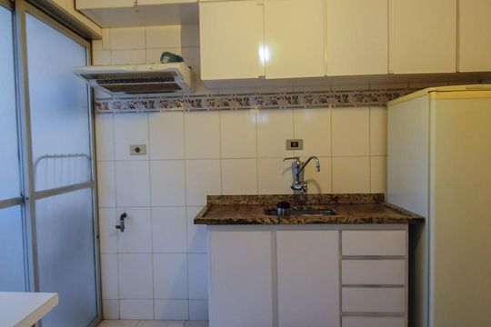 Cozinha de apartamento para alugar com 1 quarto, 50m² em Brooklin Paulista, São Paulo
