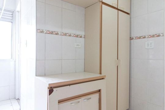 Cozinha  de apartamento à venda com 2 quartos, 63m² em Vila Bertioga, São Paulo