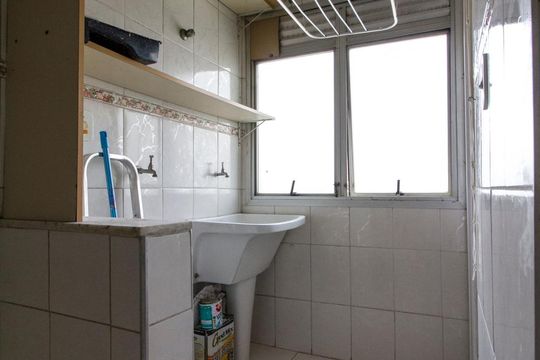 Area de Serviço  de apartamento à venda com 2 quartos, 63m² em Vila Bertioga, São Paulo