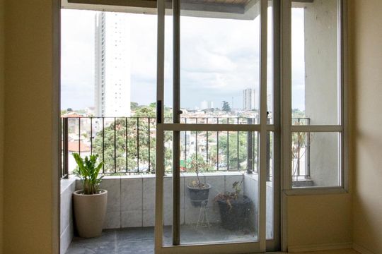 Porta da Varanda  de apartamento à venda com 2 quartos, 63m² em Vila Bertioga, São Paulo