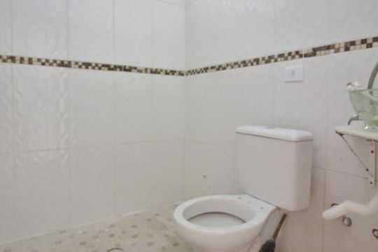 Banheiro de casa à venda com 3 quartos, 230m² em Vila Progredior, São Paulo
