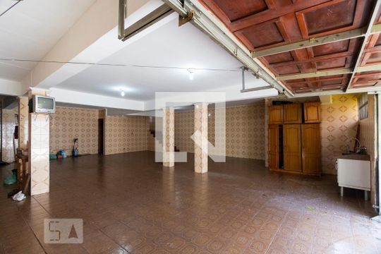Garagem de casa à venda com 3 quartos, 450m² em Cidade Vargas, São Paulo