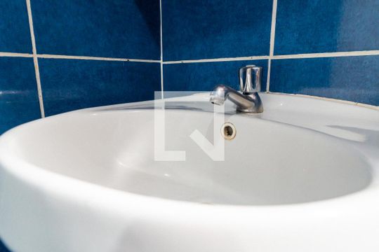 Banheiro Detalhe de apartamento para alugar com 2 quartos, 65m² em Vila Fachini, São Paulo