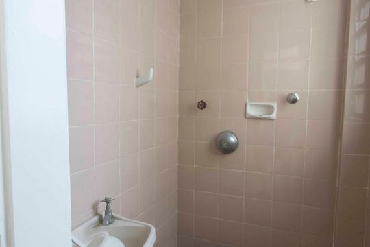 Banheiro de Serviço de apartamento à venda com 2 quartos, 80m² em Santa Rosa, Niterói