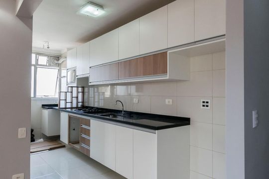 Cozinha de apartamento à venda com 2 quartos, 86m² em Vila Gumercindo, São Paulo