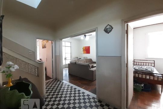Corredor de casa para alugar com 8 quartos, 320m² em Méier, Rio de Janeiro