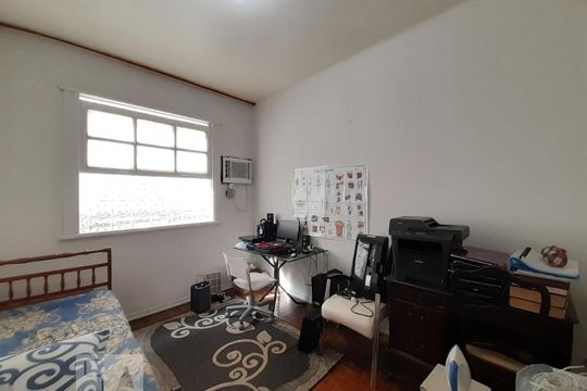 Quarto 1 de casa para alugar com 8 quartos, 320m² em Méier, Rio de Janeiro