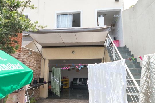 Quintal dos fundos  de casa à venda com 3 quartos, 135m² em Vila Brasílio Machado, São Paulo