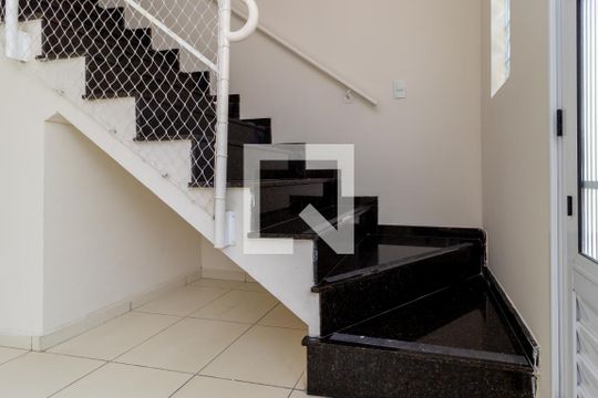 Escada de casa de condomínio à venda com 2 quartos, 69m² em Vila Prudente, São Paulo