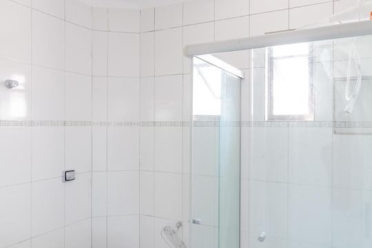 Banheiro Social de apartamento para alugar com 2 quartos, 80m² em Mirandópolis, São Paulo