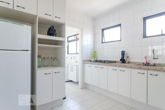 Cozinha de apartamento para alugar com 2 quartos, 80m² em Mirandópolis, São Paulo