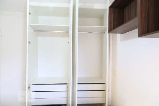 Suíte  de apartamento à venda com 2 quartos, 65m² em Jardim das Laranjeiras, São Paulo