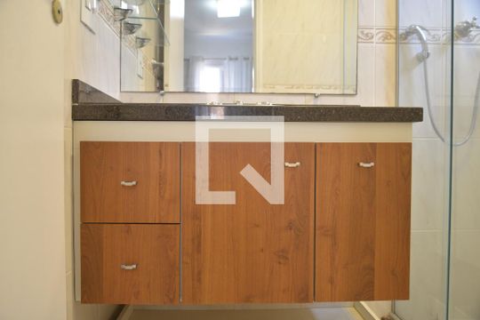 Banheiro do Quarto 2 de apartamento para alugar com 2 quartos, 80m² em Jardim, Santo André