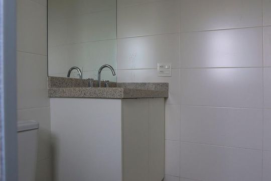 Banheiro de kitnet/studio à venda com 1 quarto, 41m² em Sumarezinho, São Paulo