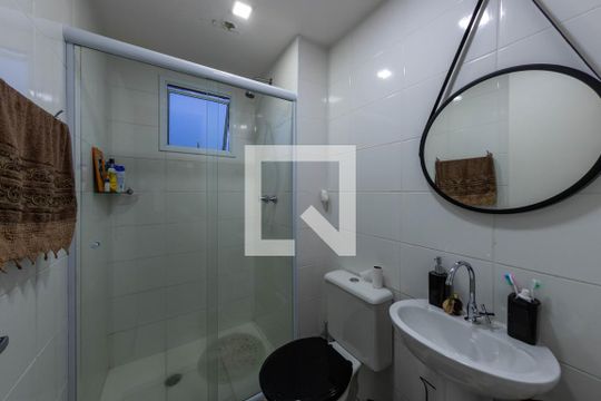 Banheiro de apartamento para alugar com 2 quartos, 47m² em Quinta da Paineira, São Paulo