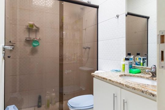 Banheiro social de casa para alugar com 2 quartos, 74m² em Vila Monte Alegre, São Paulo