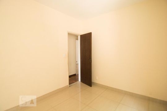 Quarto de apartamento à venda com 4 quartos, 80m² em Santo Antônio, Belo Horizonte