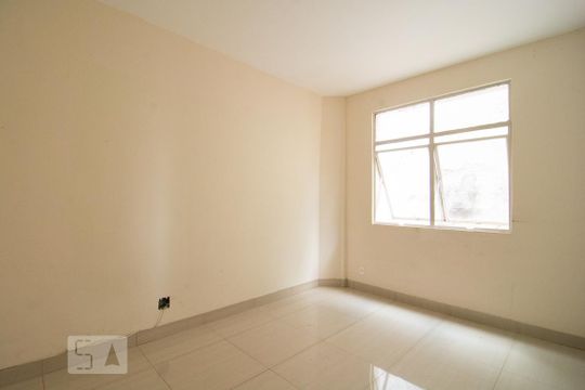 Quarto de apartamento à venda com 4 quartos, 80m² em Santo Antônio, Belo Horizonte