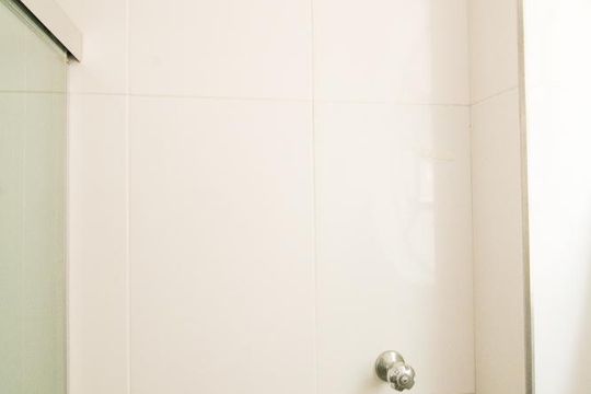 Banheiro social de apartamento à venda com 4 quartos, 80m² em Santo Antônio, Belo Horizonte