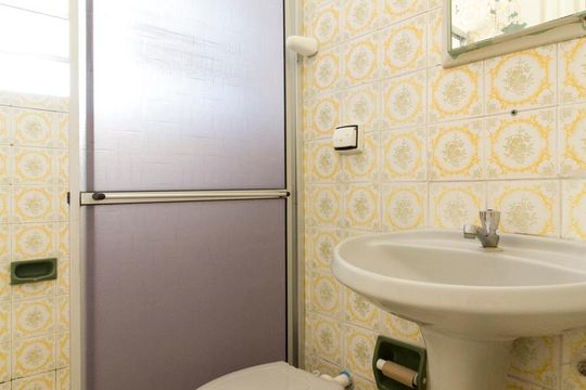 Banheiro  de casa para alugar com 2 quartos, 100m² em Chácara Mafalda, São Paulo