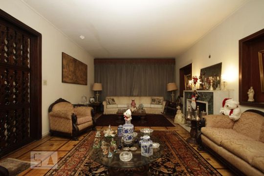 Casa para alugar com 4 quartos, 500m² em Pacaembu, São Paulo