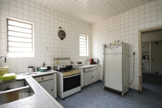 Cozinha de casa para alugar com 4 quartos, 500m² em Pacaembu, São Paulo