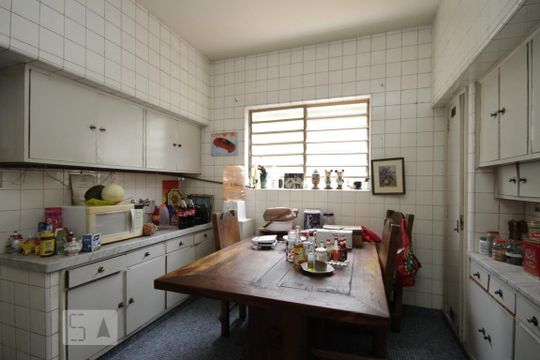 Cozinha de casa para alugar com 4 quartos, 500m² em Pacaembu, São Paulo