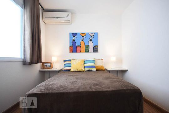 Quarto de kitnet/studio para alugar com 1 quarto, 30m² em Real Parque, São Paulo