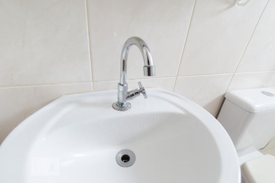 Banheiro de apartamento para alugar com 2 quartos, 54m² em Vila Príncipe de Gales, Santo André