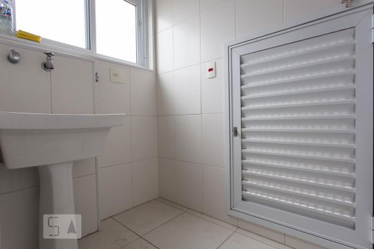 Área de serviço de apartamento para alugar com 2 quartos, 90m² em Cerqueira César, São Paulo