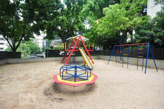 Playground de apartamento à venda com 3 quartos, 76m² em Jardim Londrina, São Paulo
