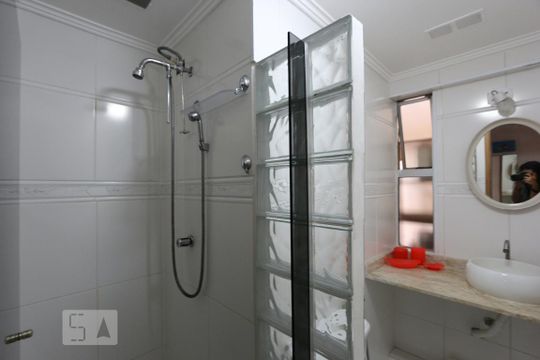 banheiro de apartamento à venda com 3 quartos, 76m² em Jardim Londrina, São Paulo
