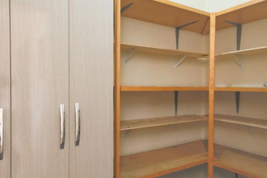 Dispensa  de apartamento para alugar com 2 quartos, 75m² em Aclimação, São Paulo