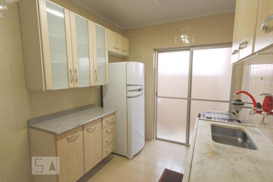 Cozinha  de apartamento para alugar com 2 quartos, 75m² em Aclimação, São Paulo