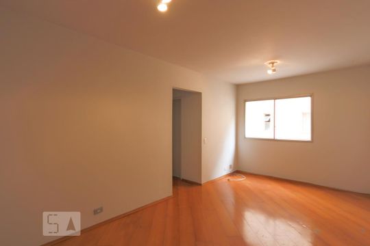 Apartamento para alugar com 2 quartos, 75m² em Aclimação, São Paulo