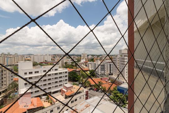 Vista Quarto 2 de apartamento para alugar com 3 quartos, 116m² em Ouro Preto, Belo Horizonte