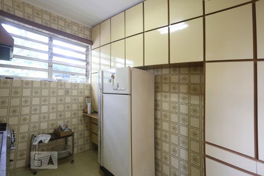 Cozinha Armário de casa à venda com 3 quartos, 350m² em Sumaré, São Paulo