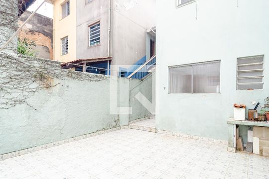 Quintal de casa para alugar com 3 quartos, 125m² em Parque Jabaquara, São Paulo