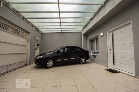 Garagem de casa à venda com 3 quartos, 250m² em Parque Colonial, São Paulo